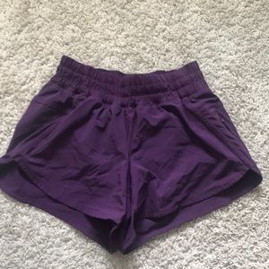 Lululemon tracker shorts